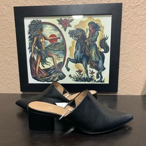 Women’s pointed toe slip on. size 7 NEW!